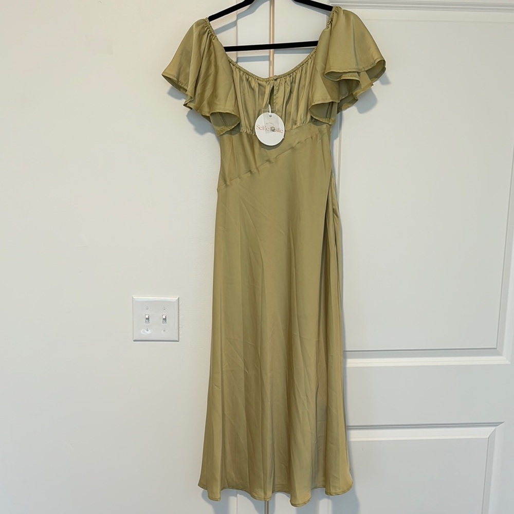 Selfie Leslie Pistachio Sage Green Maxi Dress with Flutter Sleeves - Picture 2 of 2
